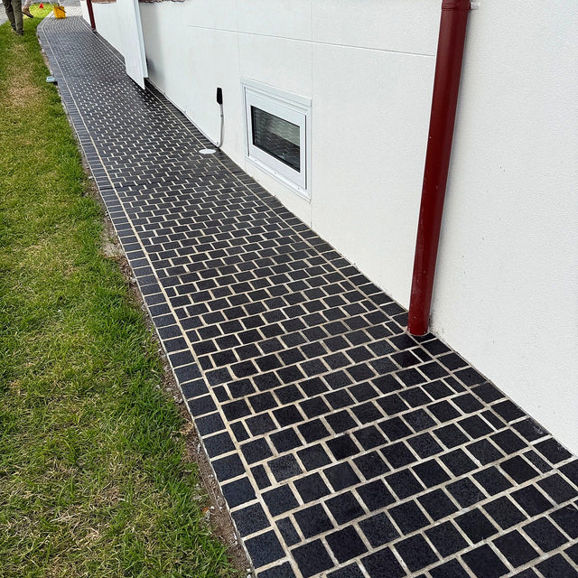 Cobblestone Driveway and Pathway Cleaning and Sealing, Croydon - project photo 4