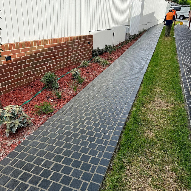 Cobblestone Driveway and Pathway Cleaning and Sealing, Croydon - project photo 5