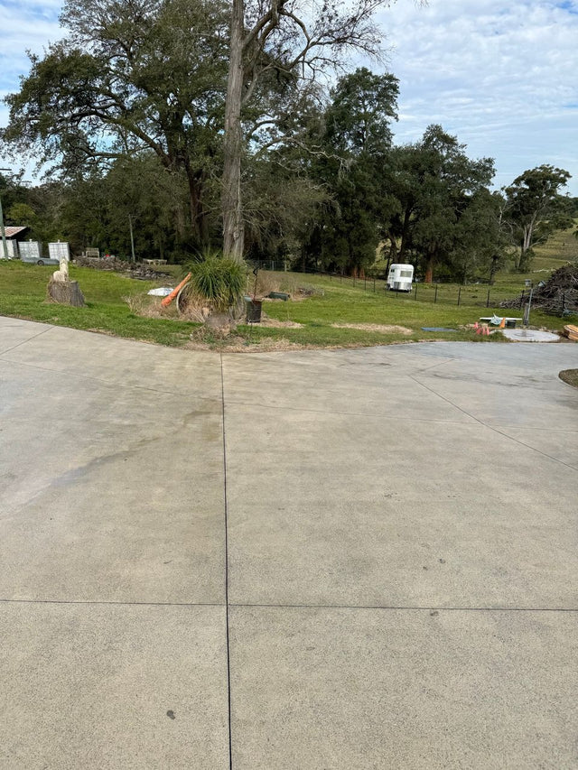 Concrete Driveway Cleaning and Anti-Slip Sealing - Arcadia - project photo 3