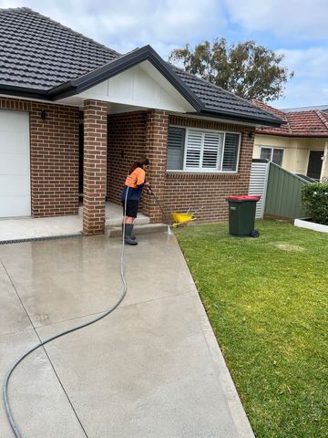 Concrete Driveway Cleaning and Anti-Slip Sealing - Ermington - project photo 11