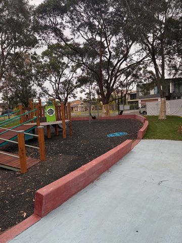Playground Coloured Concrete Anti-Slip Sealing - Taren Point - project photo 17